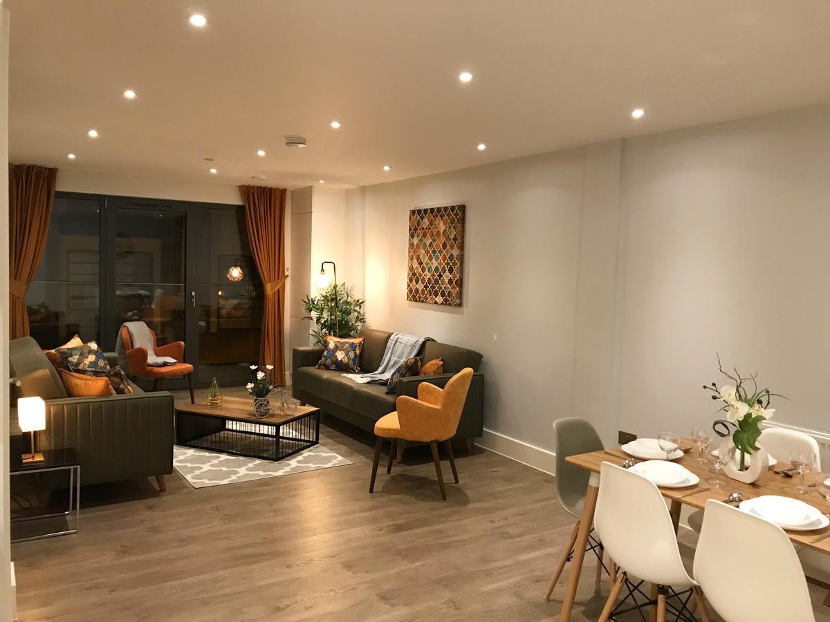 Elegant Plus Aparthotel